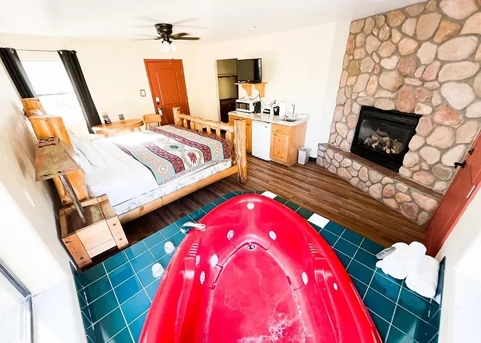Hotel Creekside And