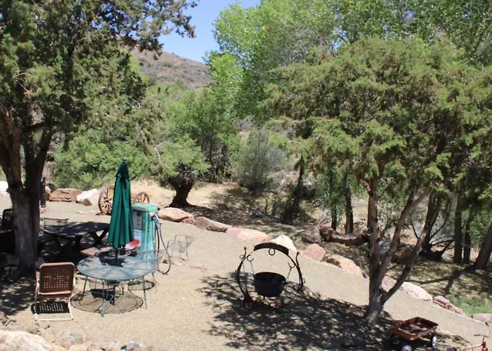 Creekside And Hotel Mayer