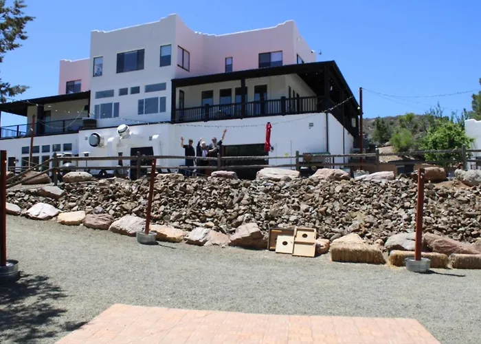 Creekside And Hotel 5*